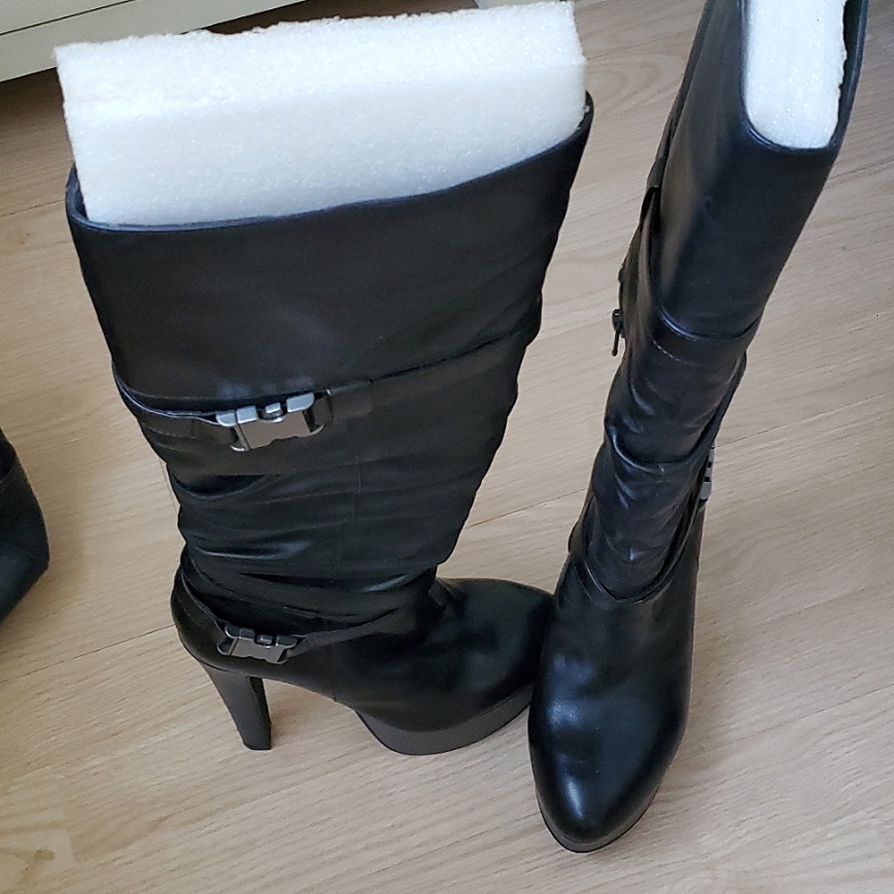 Jessica Simson Blk. Leather Boots size 7